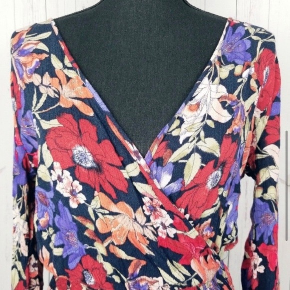 🌹BAND OF GYPSIES OPEN FRONT ROMPER FLORAL PATTERN - Picture 4 of 8